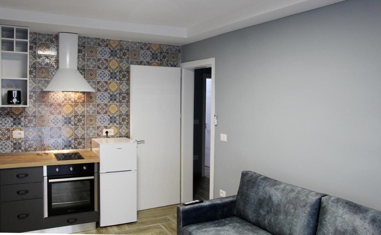 Ferienwohnung 2V1 - Blloku Bkt Tirana Exterior foto