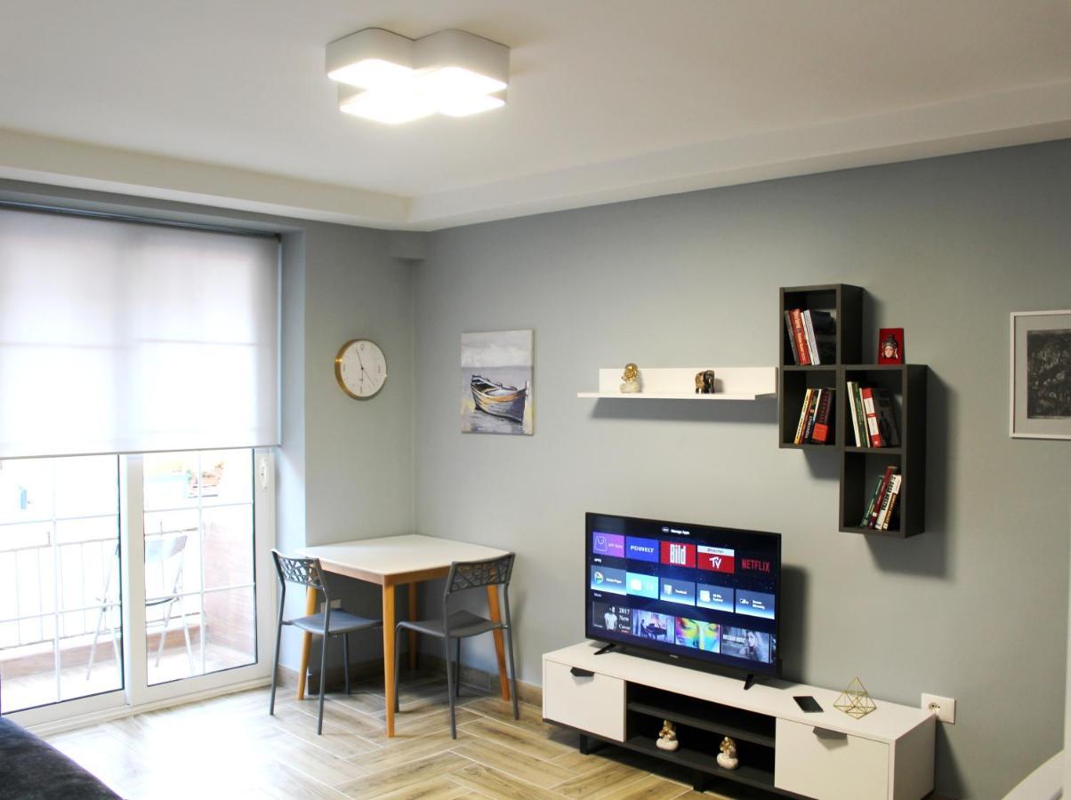 Ferienwohnung 2V1 - Blloku Bkt Tirana Exterior foto