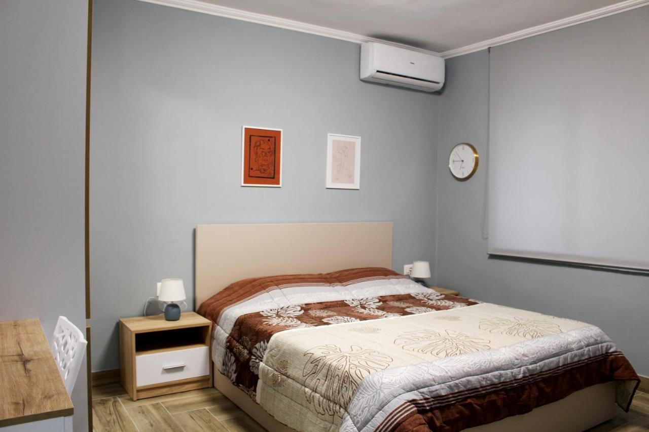 Ferienwohnung 2V1 - Blloku Bkt Tirana Exterior foto