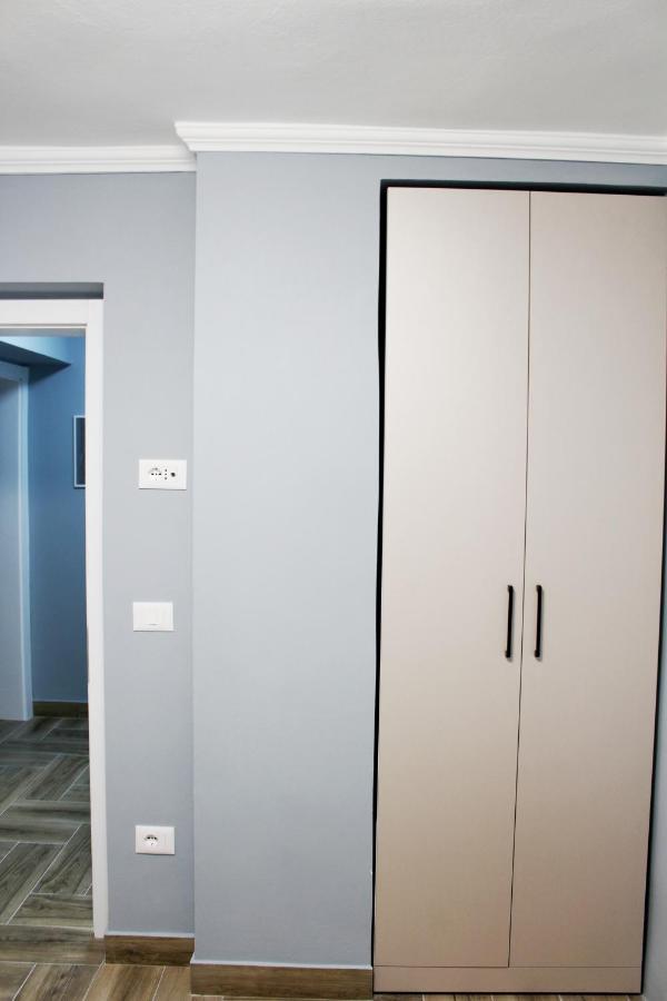 Ferienwohnung 2V1 - Blloku Bkt Tirana Exterior foto